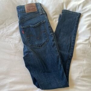 ** SOLD ** Levi’s 721 Skinny High Rise Jeans Size